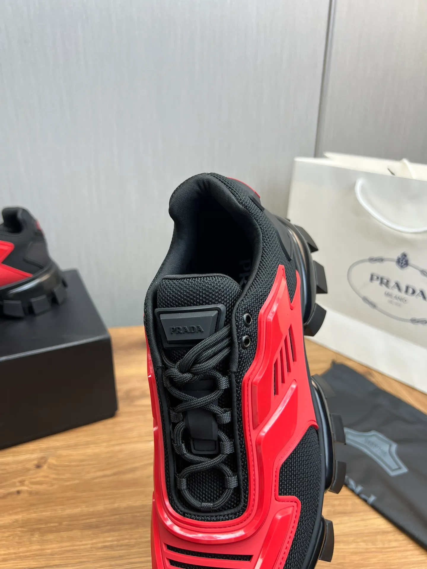 Men's shoes 💰620💰 [PRADA] Popular thick-soled shoes for couples 👩‍❤️‍👨 Available all year round ✔️Official website synchronization Original fly-knit film fabric + cowhide lining, 1⃣️ to 1⃣️ replica, original sole, 36-45 (45 made to order, non-refundable)